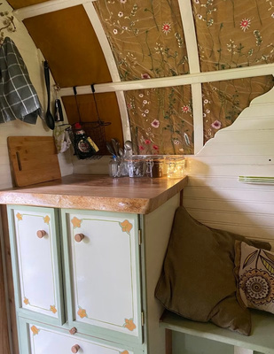 Willow bowtop wagon detail